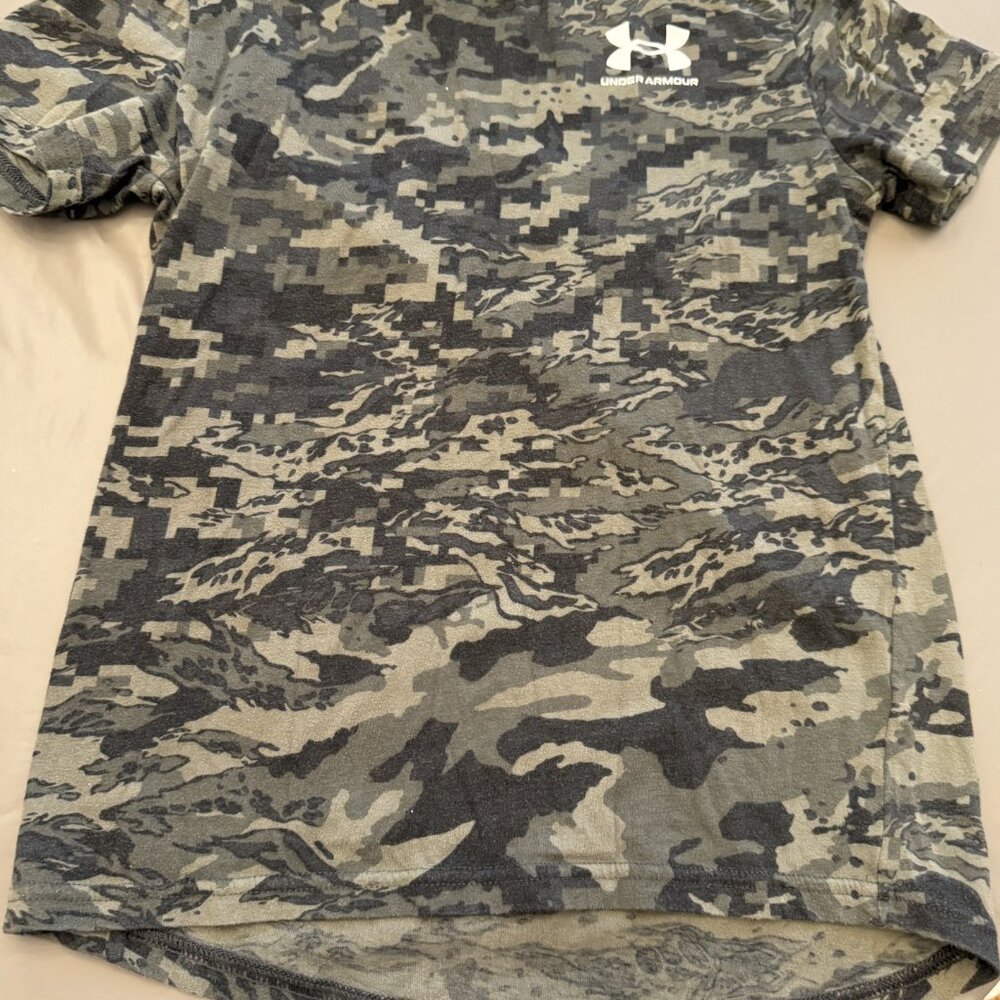 Under Armour boy's T-Shirt